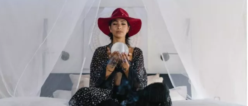 today we will talk about astrology and fashion