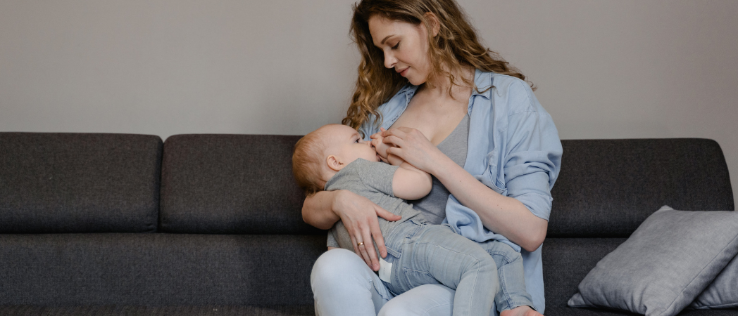 The Best Clothing Options for Breastfeeding Women: Comfort and Style in Every Garment